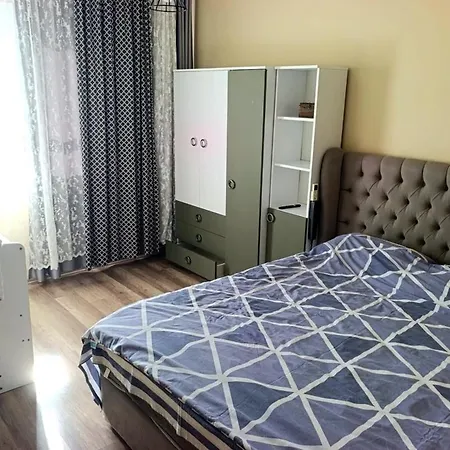 Caesar 2 Bedrooms Cornelius Vriszúlesz